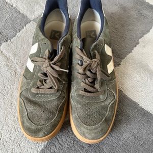 Men’s Veja olive green sneaker
